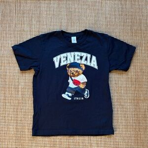 Cute graphic bear Venice cropped cotton tee navy blue